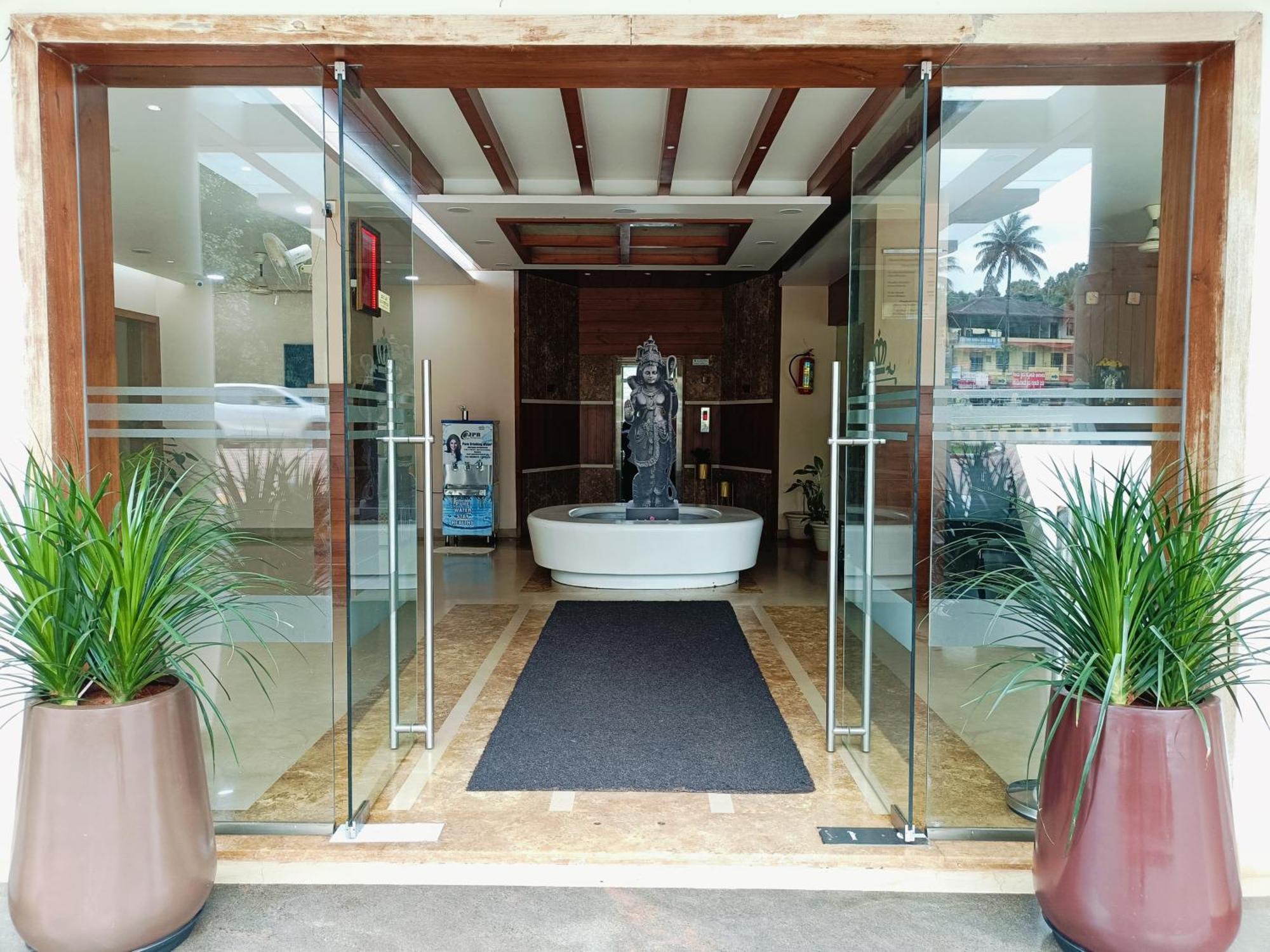 Hotel Mayura Residency Subrahmanya Εξωτερικό φωτογραφία